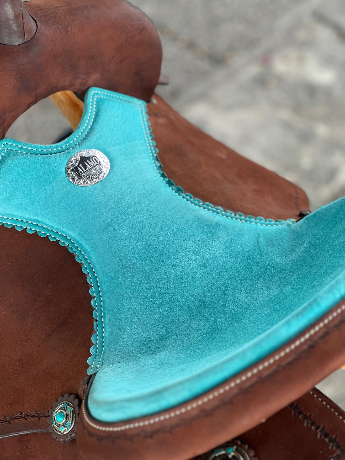 Alamo Air Barrel w/ Turquoise Suede seat