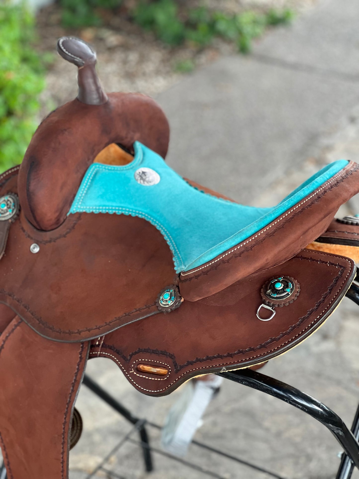 Alamo Air Barrel w/ Turquoise Suede seat