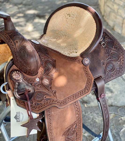 Medusa Barrel Saddle